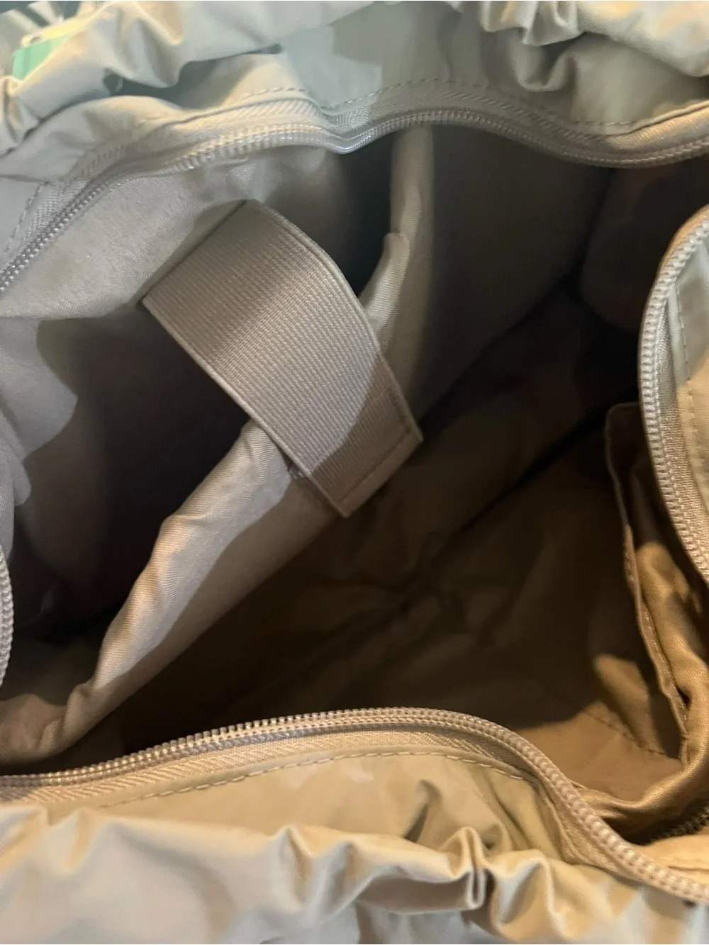 Bagsmart Quilted Light Gray Nylon Crossbody Bag with Drawstring Top - Picture 3 of 3